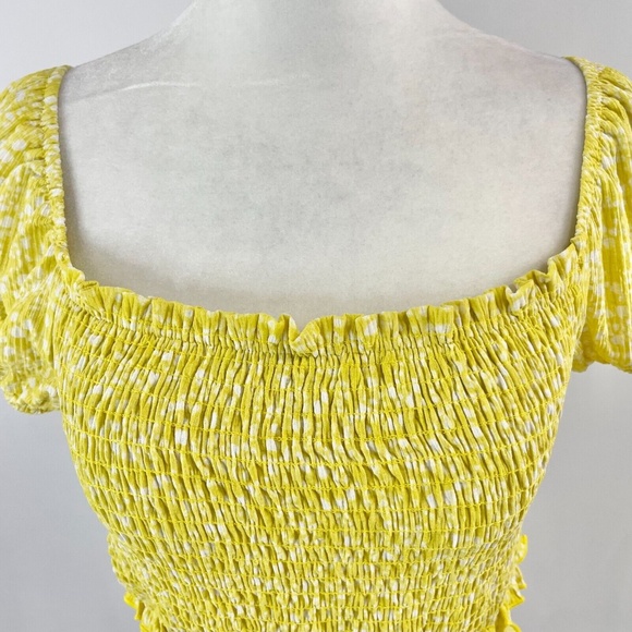 New Lush Printed Puff Short Sleeve Smocked Crop Top Yellow Size Medium - Picture 5 of 15